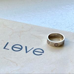 Brand new Cartier LOVE RING PLATINUM